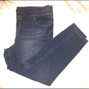 Torrid jegging 2R. NWOT